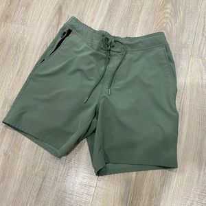 Ten Thousand “Foundation” Short 7”